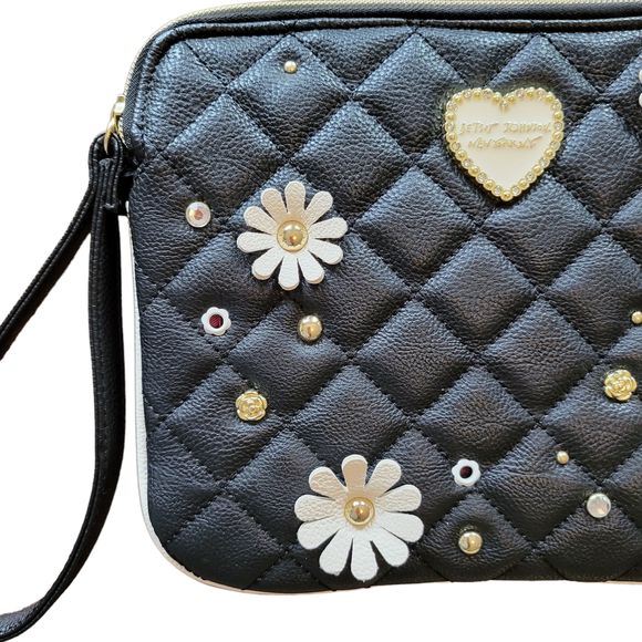 Betsey Johnson Wristlet / Clinique Makeup Bag Bundle - Picture 5 of 11